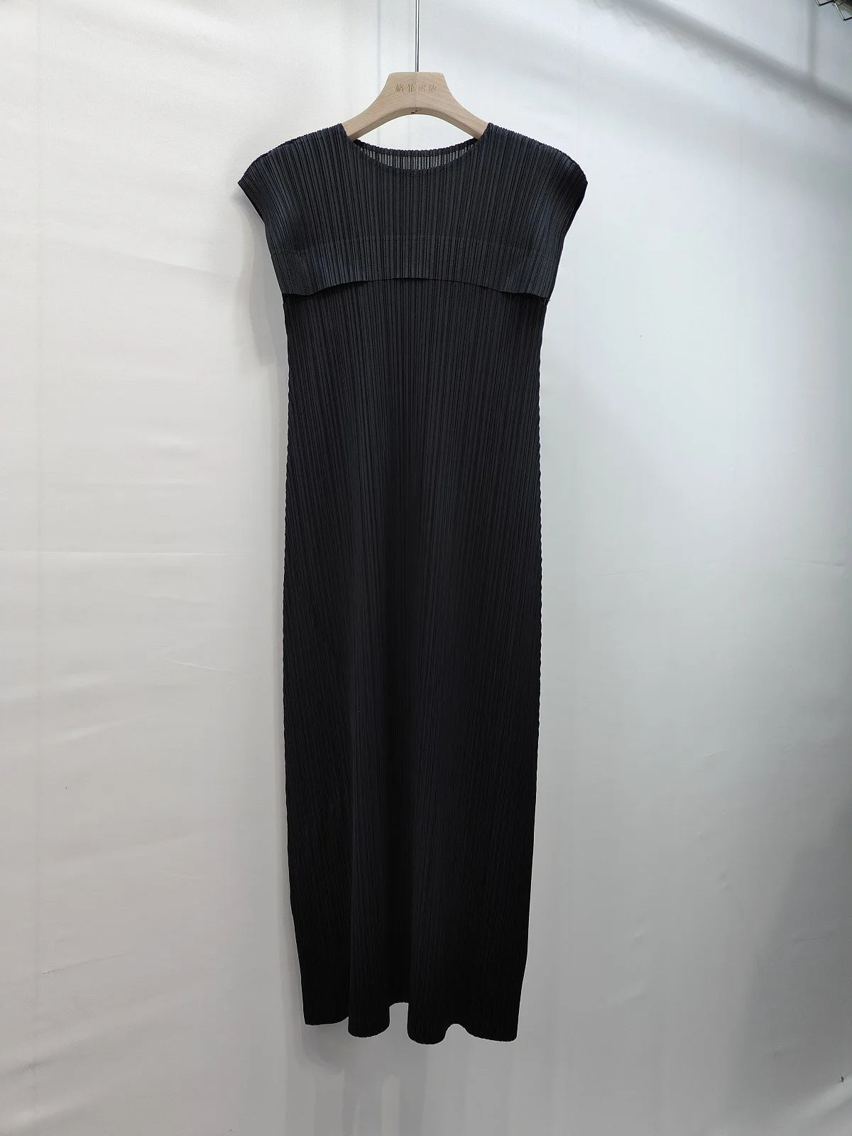 Miyake Pleated Splicing Dress 2025 Spring and Summer New Temperament Round Neck Sleeveless Comfortable Casual Peplum Long Skirt